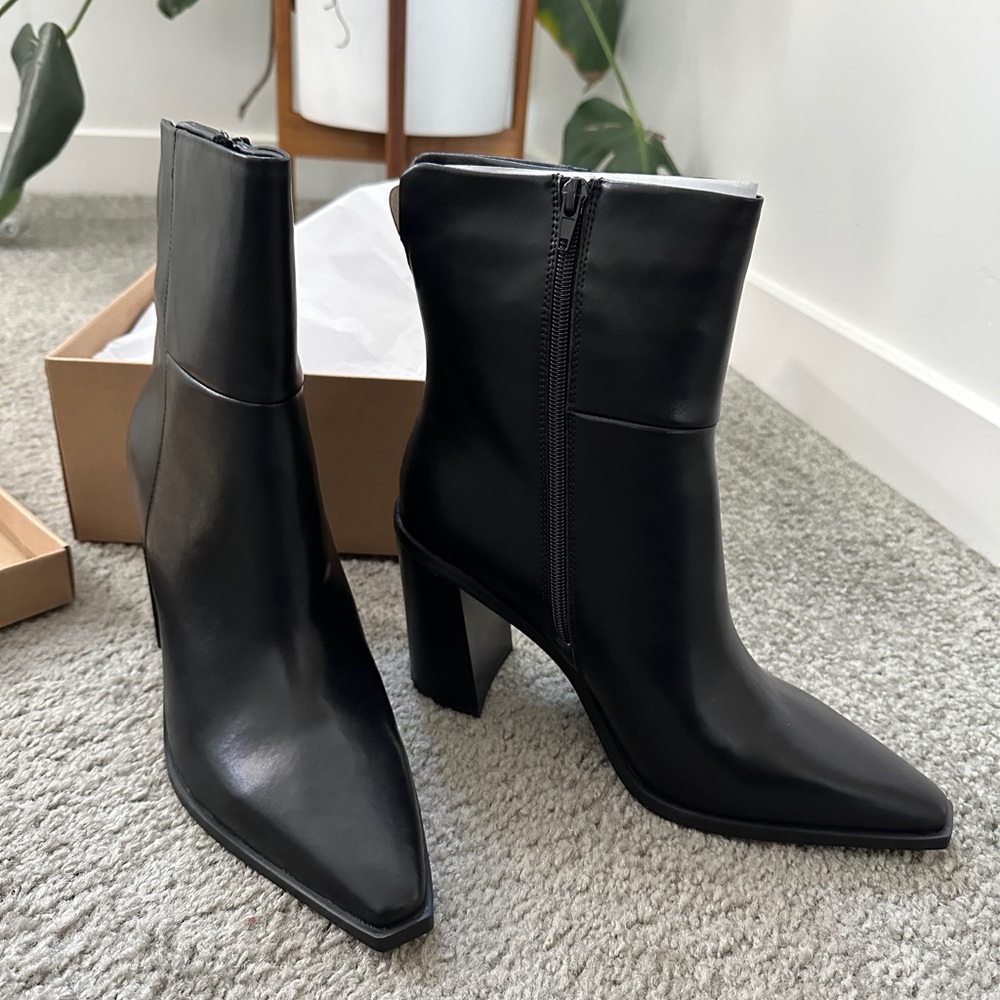 Steve Madden Women's Silvee Snip Toe Boot